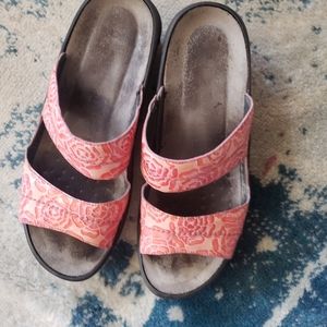 Mephisto pink sandals